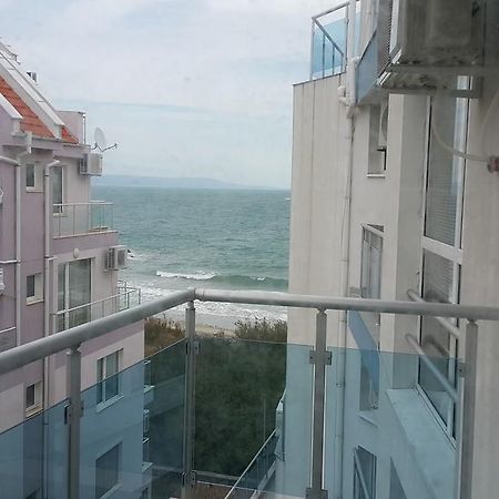 Kraybrezhna Apartment Pomorie Bagian luar foto
