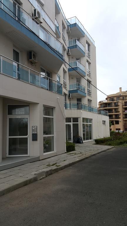 Kraybrezhna Apartment Pomorie Bagian luar foto