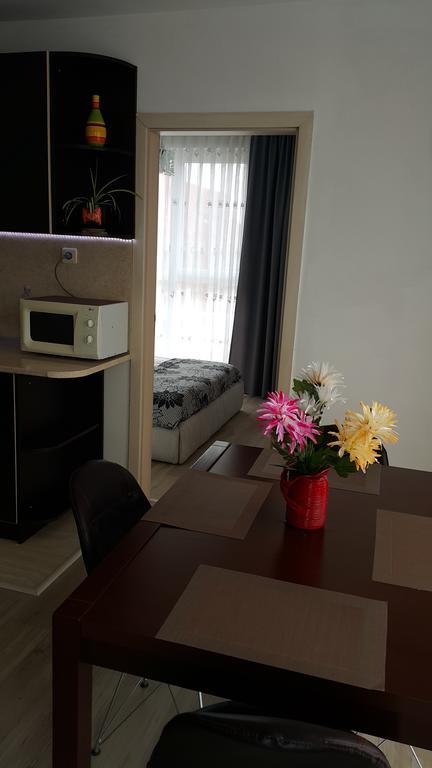 Kraybrezhna Apartment Pomorie Bagian luar foto