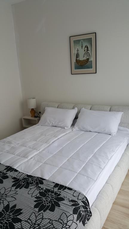 Kraybrezhna Apartment Pomorie Bagian luar foto